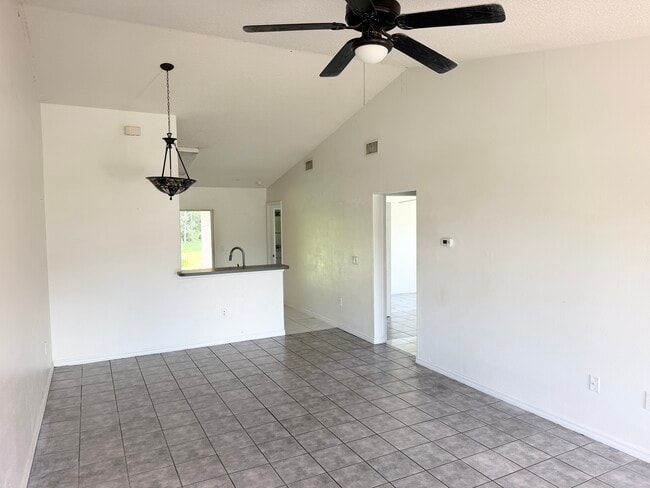 Photo - 33 Flamingwood Ln #B