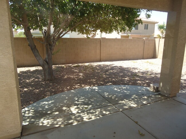 12001 W Scotts Dr