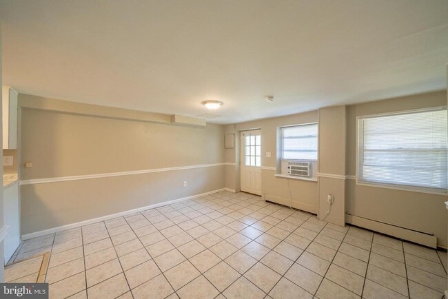 Building Photo - 335 Marshall St Unit C Rental