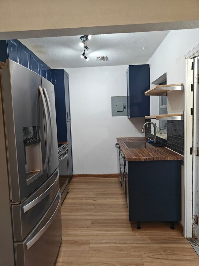 Photo - 76 NE 170th St