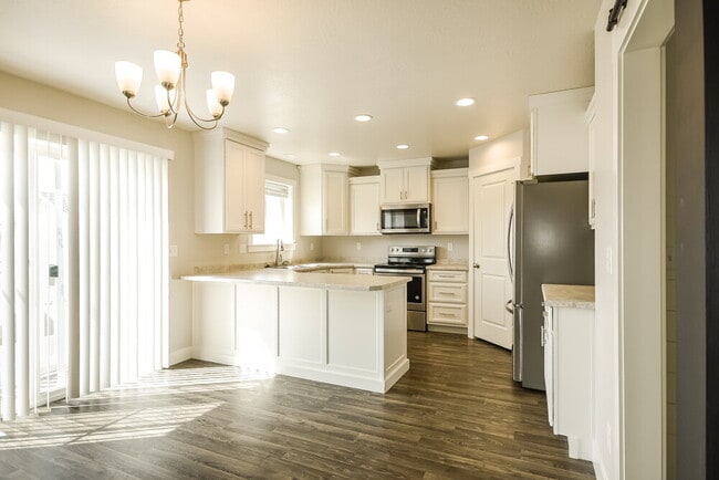 Photo - 4621 S W Pk Dr