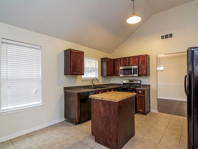 Photo - 4710 Millenium View Ct SW