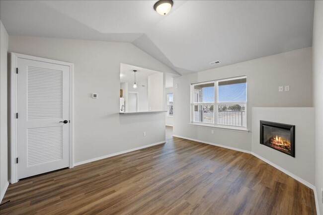 Building Photo - 6405G Chapel Hill Blvd Unit G101 Rental