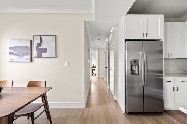 Photo - 303 Maverick St Unit 1