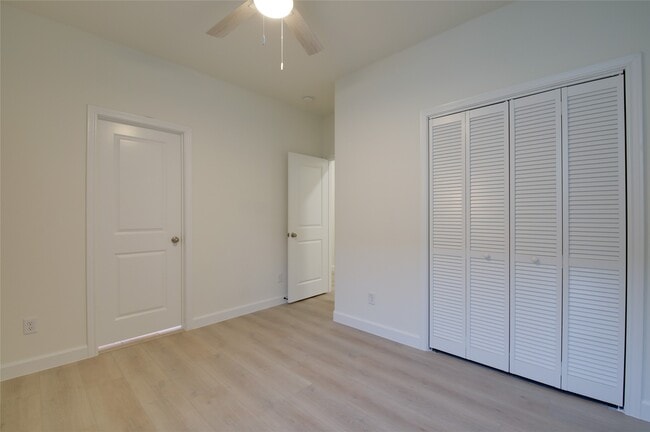 Photo - 957 Ringold St