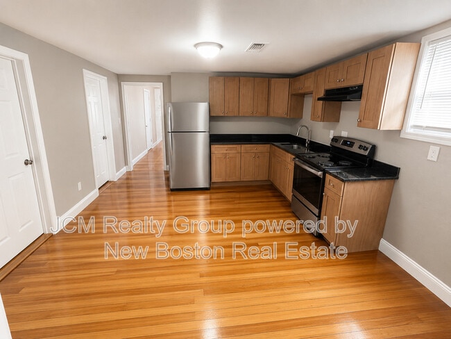 Building Photo - 122 Foster St Unit 2