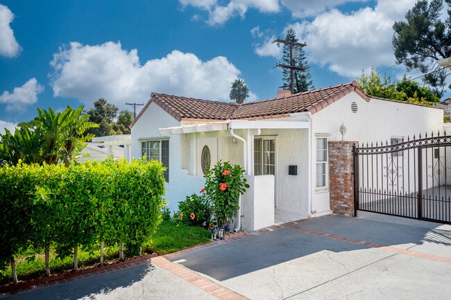 Photo - 729 Glenmore Blvd
