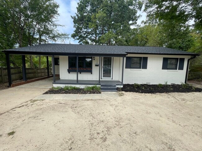 Building Photo - Home For Rent