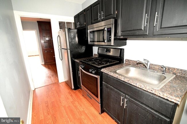 Photo - 713 Hamlin St NE Unit 1