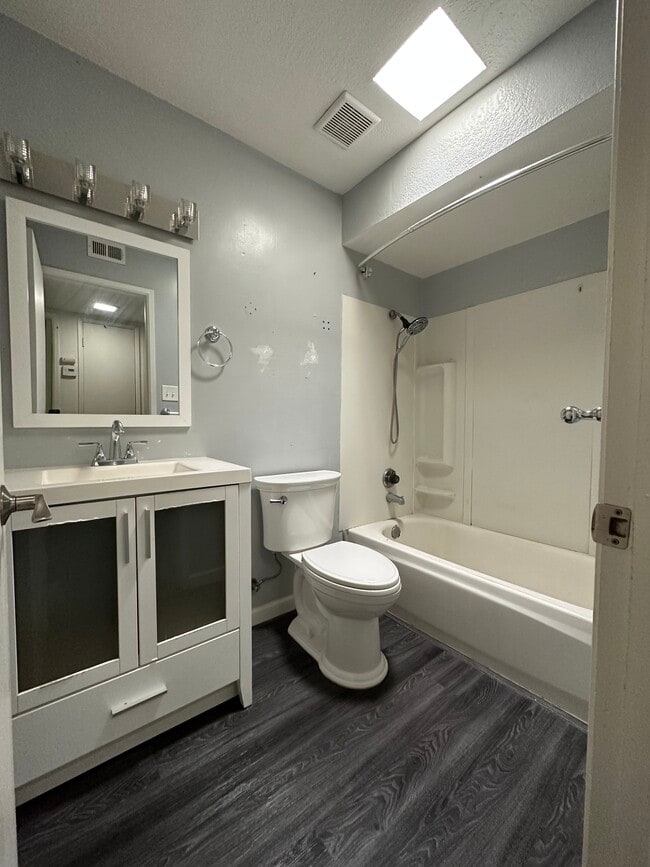 Photo - 9121 Nasreen Dr