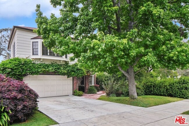 Photo - 1240 S Bedford Dr House