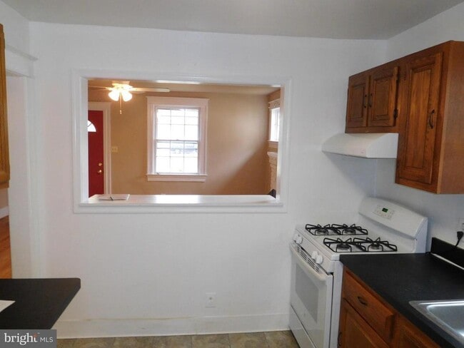 Photo - 2910 16th St S