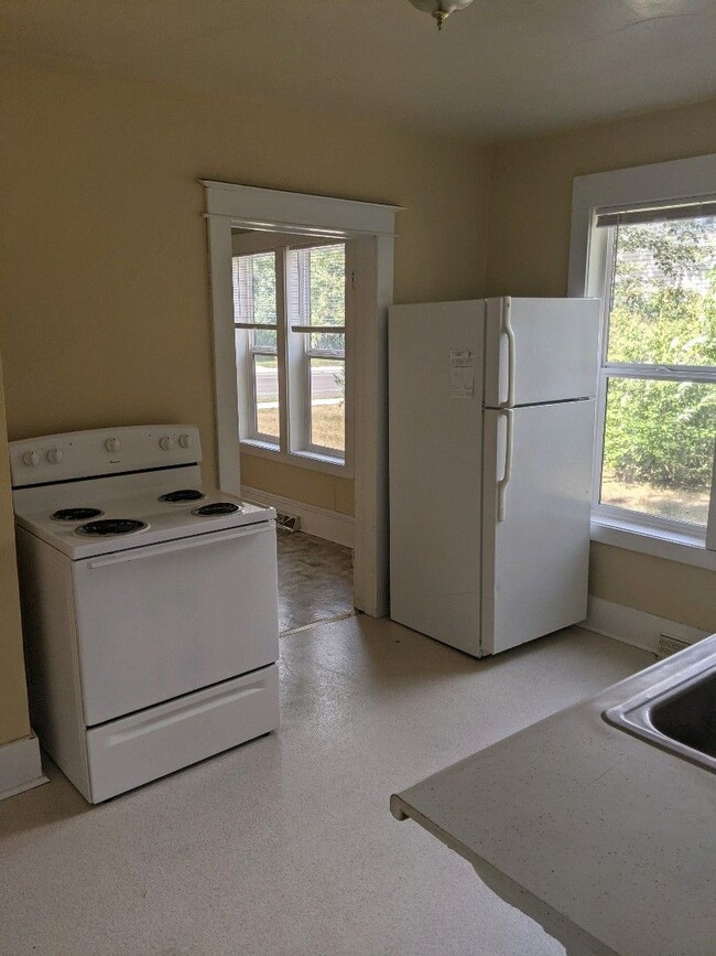 Photo - New Listing! 3+ bedroom/2bath Close to Everything!!