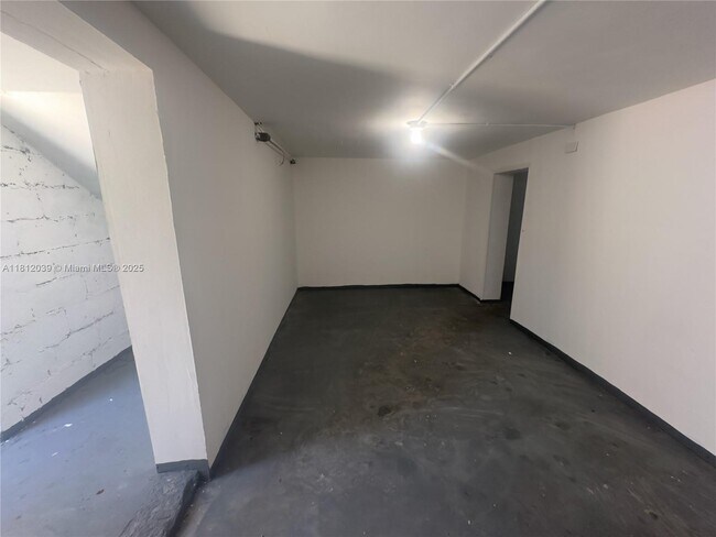 Photo - 225 NE 56th St Unit 223-7