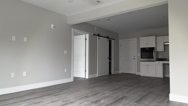 Photo - 251 Sladen St Unidad 105