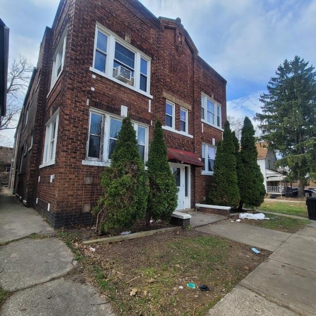 Building Photo - 1672 Lockwood Ave