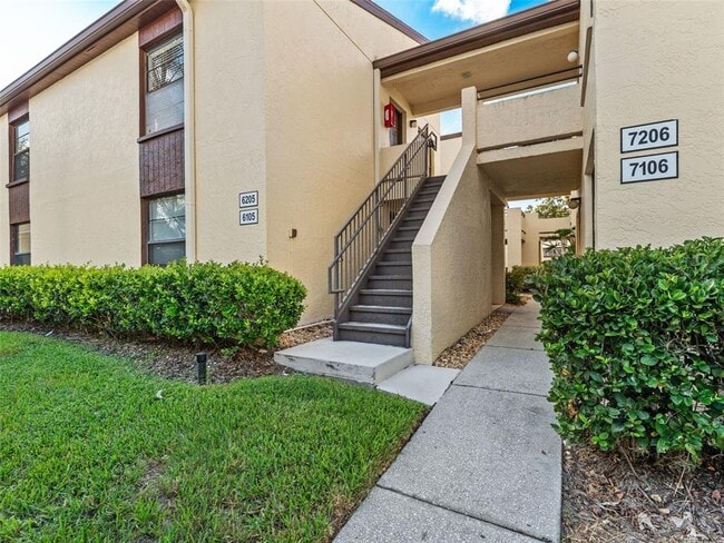 Building Photo - 13608 S Village Dr Unit 6205 Rental
