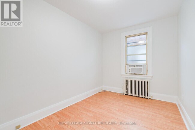 Photo - 27 Hillsboro Ave Unit 3