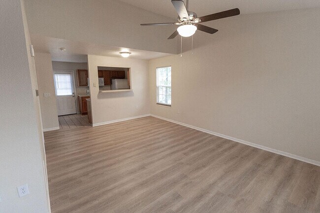 Photo - 1325 Godas Cir