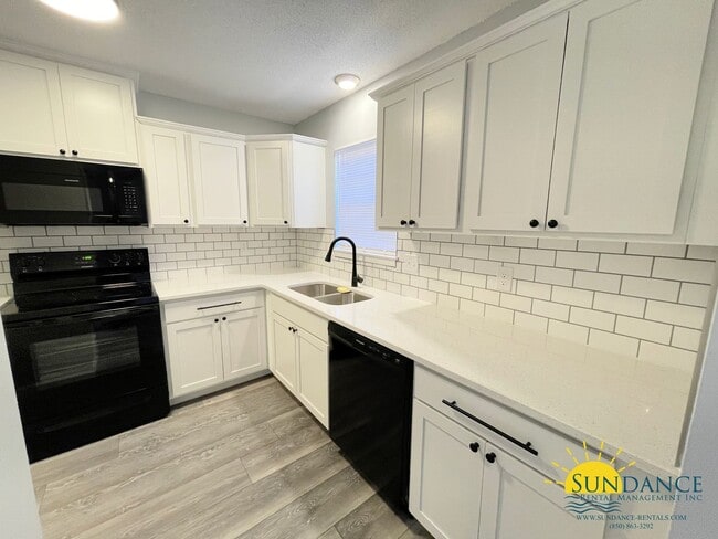 Photo - Quaint 3 Bedroom Townhouse in Shalimar