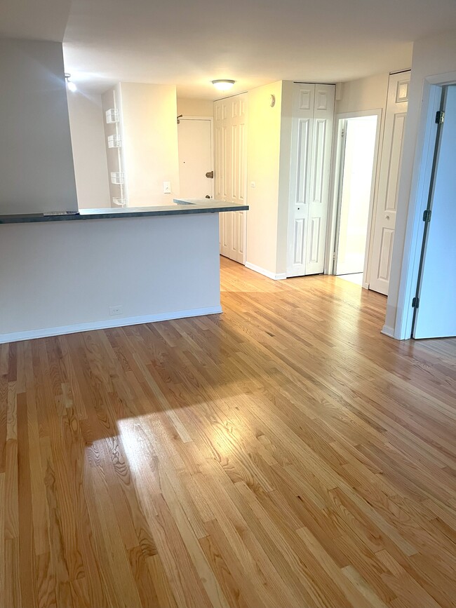 Building Photo - 4250 N Marine Dr Unit 2403 Rental