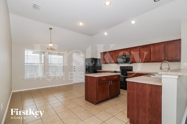 Photo - 802 Hawthorne Rd