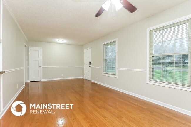 Photo - 196 Tupper Dr