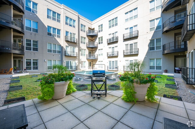Maxwell Apartments