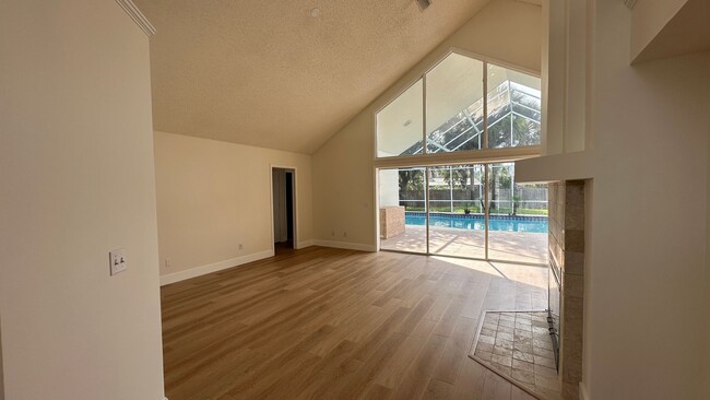 Photo - 935 Shriver Cir