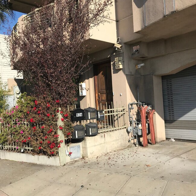 Photo - The Perfect Family Oasis in Oakland !