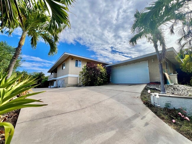 Building Photo - 68-1807-1807 Uala St