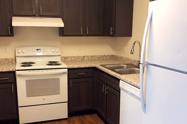 SUNDANCE NEWTON APARTMENTS