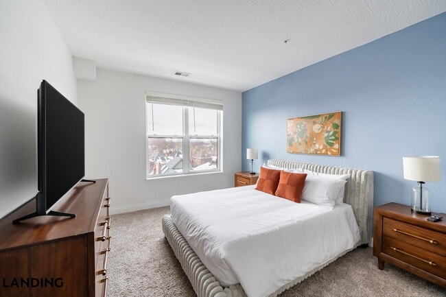 Photo - 210 W 5th Ave Unidad 521