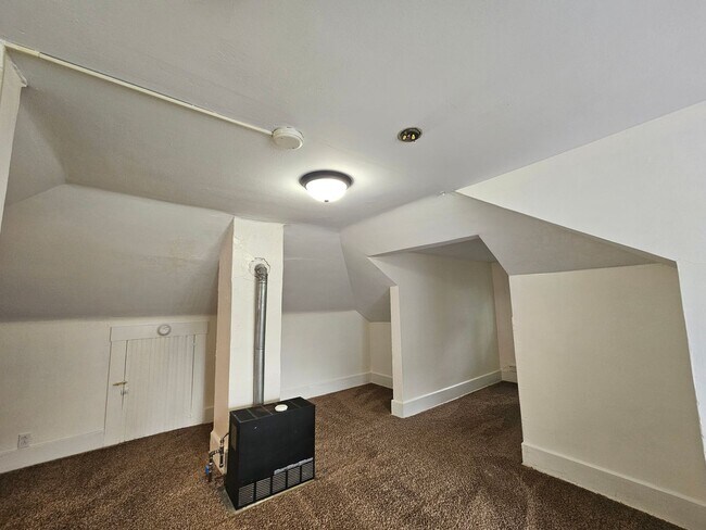 Photo - 387-389 Gilmore Street Unit 387