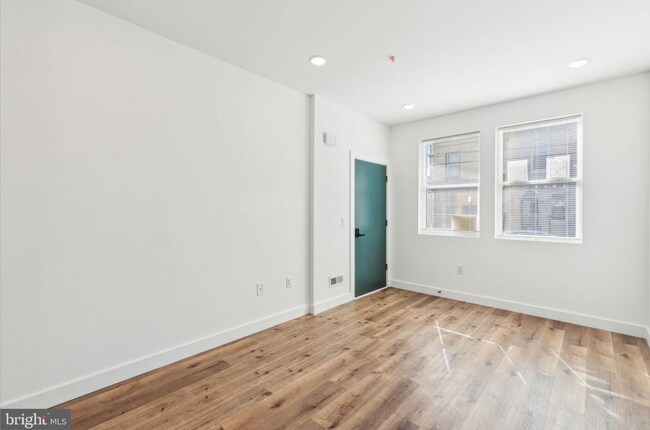 Photo - 415 W York St Unidad 1