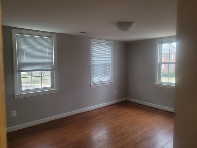 Building Photo - 1200 N Kennebec St Unit B