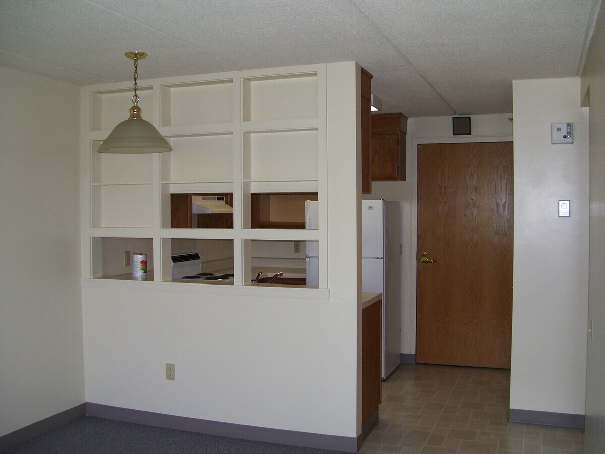 Photo - 300 2nd St SE Unit Humphrey Manor