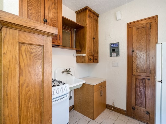 Photo - 995 Grand Ave