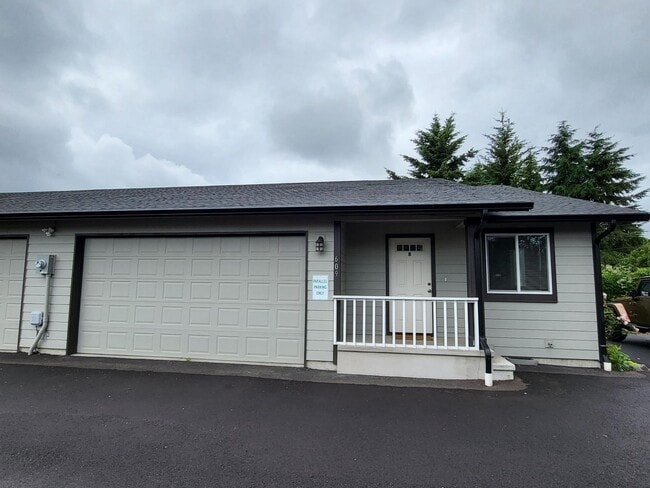 Building Photo - 609 S Washington Ave