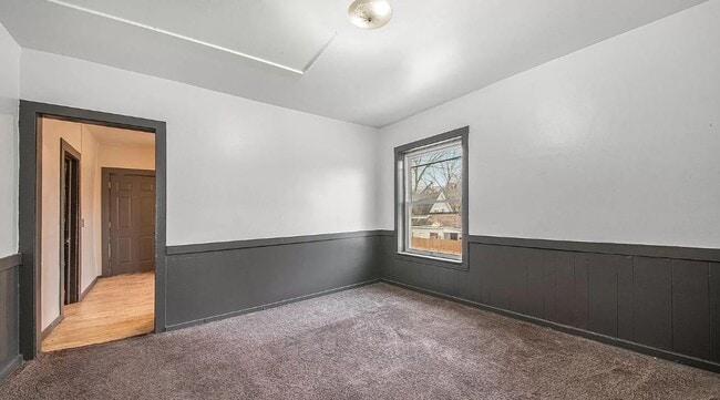 Building Photo - 1114 3rd St NW Unit -01 - Downstairs