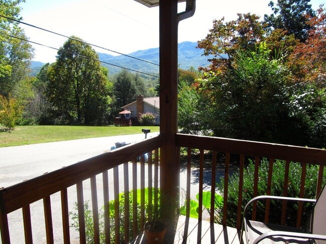Photo - Cottage Close to Downtown Black Mountain