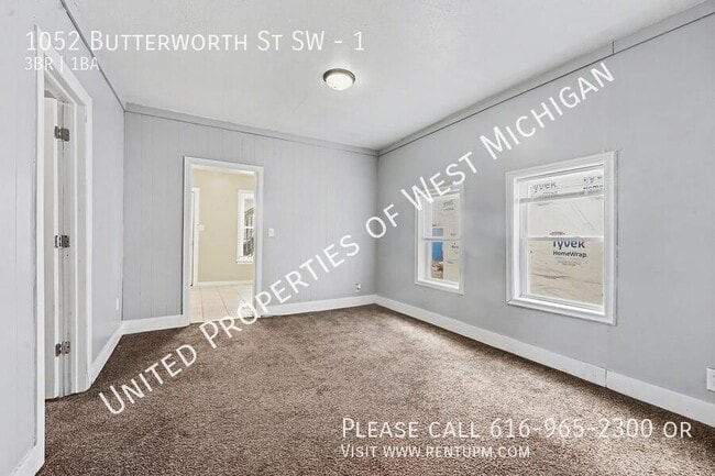 Photo - 1052 Butterworth St SW Unit 1