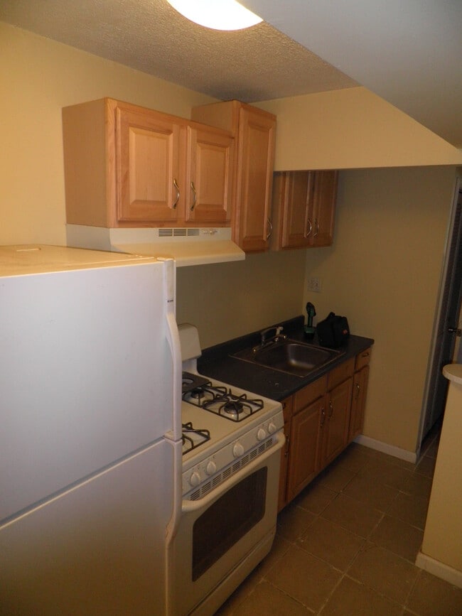 Building Photo - 312 18th Pl NE Unit 4