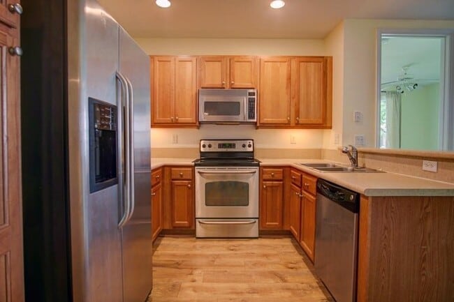 Photo - 1020 E Longport Cir