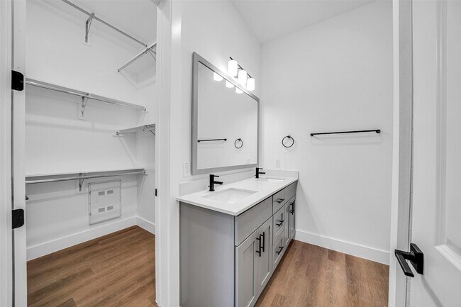 Photo - 1601 Mustang Dr