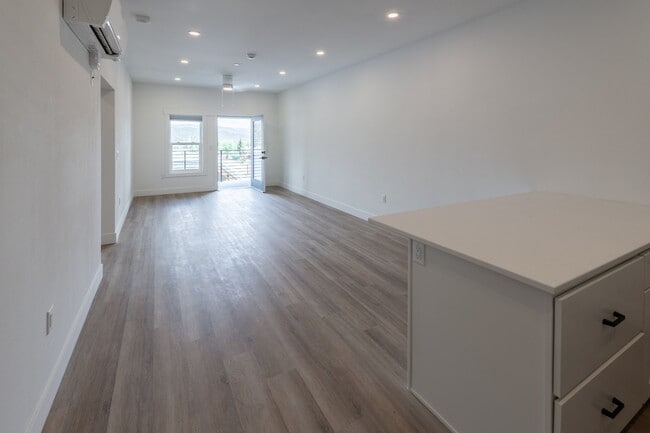 Photo - 564-564 Carbonate St Unit 1-105