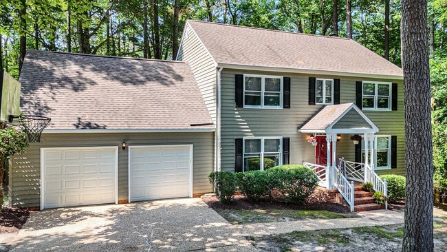 Building Photo - Beautifully Refreshed 4 Bedroom 3 Bath Col... Rental