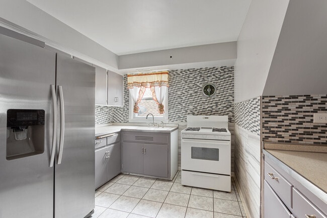 Photo - 2102 N Nagle Ave