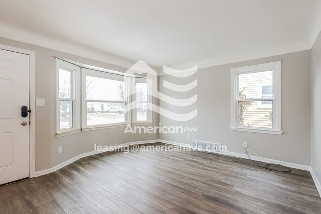 Photo - 312 De Villen Ave