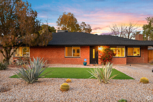 Building Photo - 1716 W Berridge Ln Rental